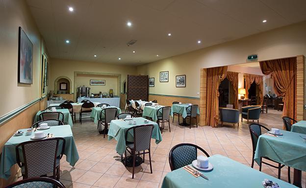 Anne De Beaujeu Hotel Gien Exterior foto